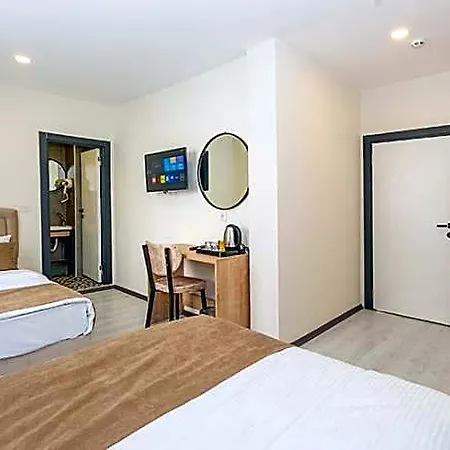 Gloria Airport Hotel 3*